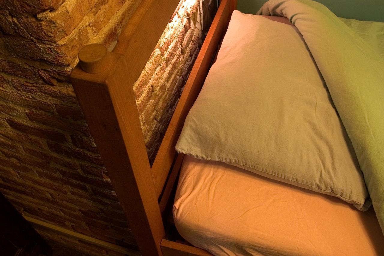 Habitación Triple Básica con baño compartido